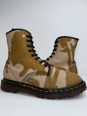 Vintage Dr. Martens Vegetarian Shoes England 1460 Sand Camouflage MIE Boots UK 5